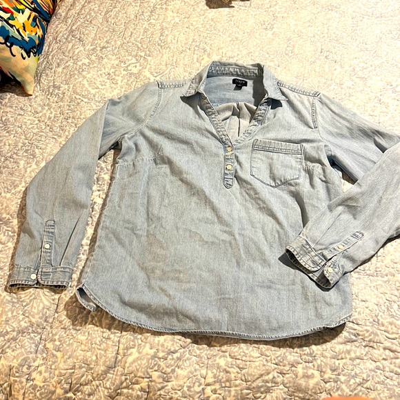 JCrew Chambray top - Picture 1 of 4